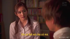 Yêu chị kế nhưng không dám thổ lộ, cậu đau lòng khi thấy bạn thân của mình xoạc chị ấy